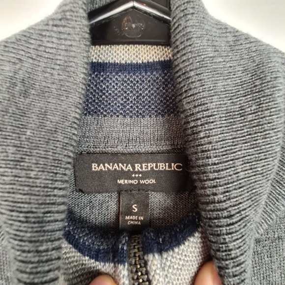 Banana Republic Factory‎ Men's Charcoal Merino Wool Blend Full Zip Sweater Small - Picture 2 of 9